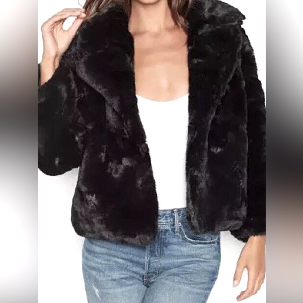 Victoria’s Secret Faux Fur Coat, size large , no longer made anymore from 2018!